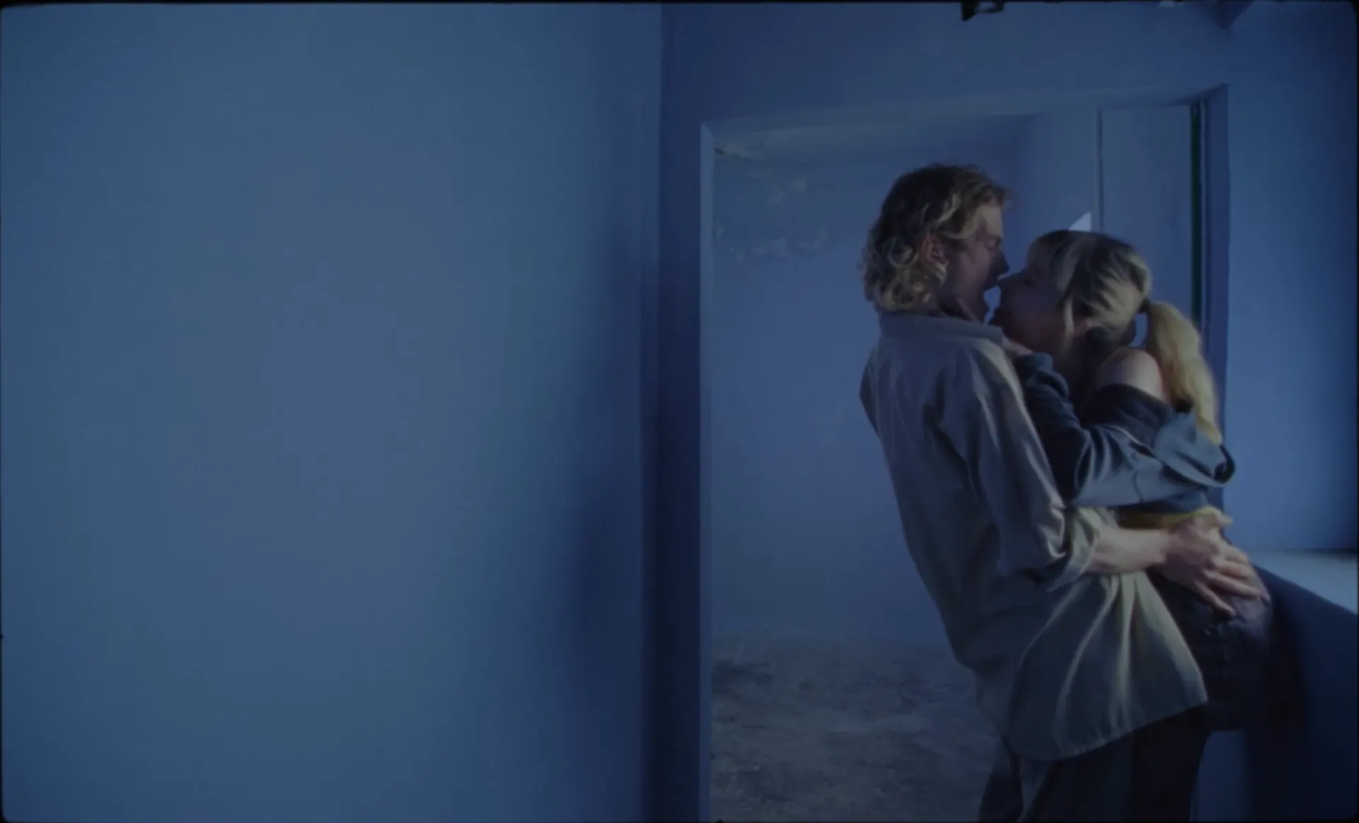 How To Fall Out Of Love — záběr 2